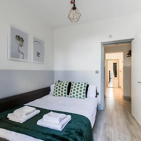 Modern Kensington Apartments London Exterior photo