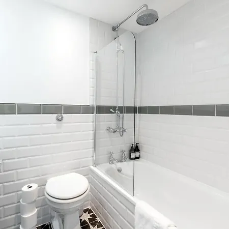 Modern Kensington Apartments London Exterior photo