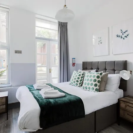 Modern Kensington Apartments London Exterior photo