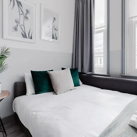 Modern Kensington Apartments London Exterior photo