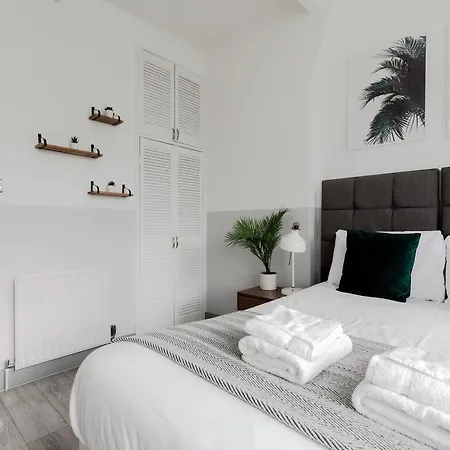 Modern Kensington Apartments London Exterior photo