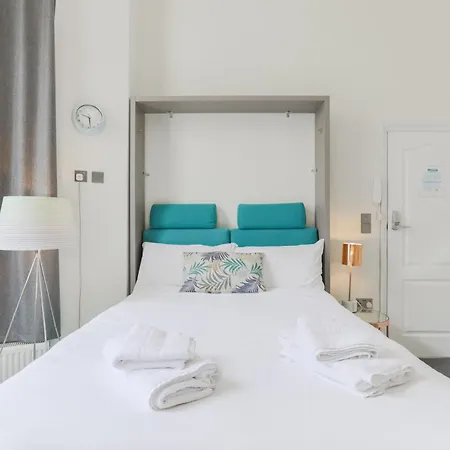 Modern Kensington Apartments London Exterior photo