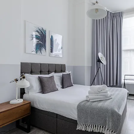 Modern Kensington Apartments London Exterior photo