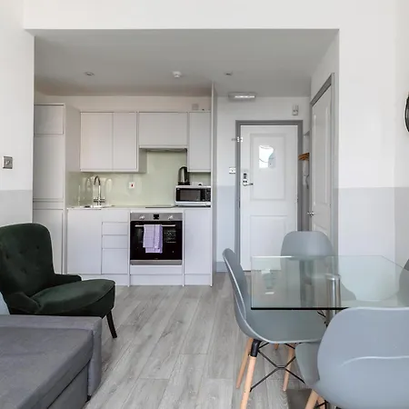 Modern Kensington Apartments London Exterior photo