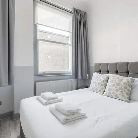Modern Kensington Apartments London Exterior photo