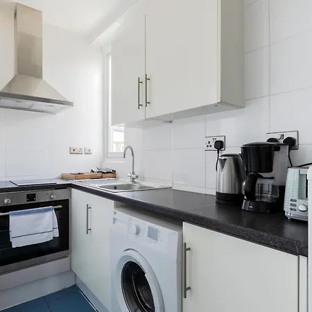 Modern Kensington Apartments London Exterior photo