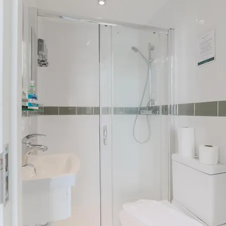 Modern Kensington Apartments London Room photo
