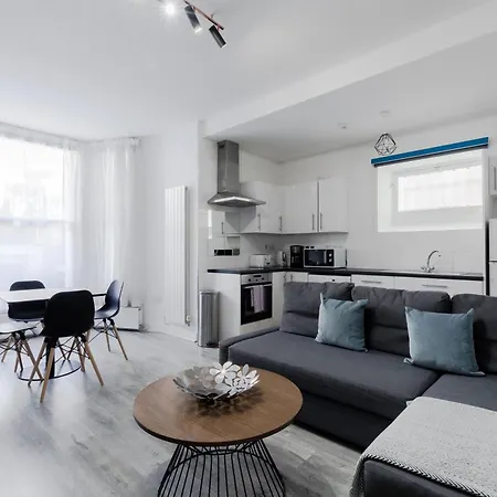 Modern Kensington Apartments London Exterior photo