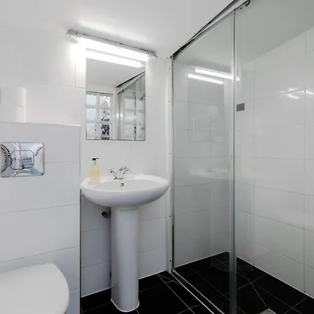 Modern Kensington Apartments London Exterior photo