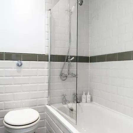 Modern Kensington Apartments London Room photo